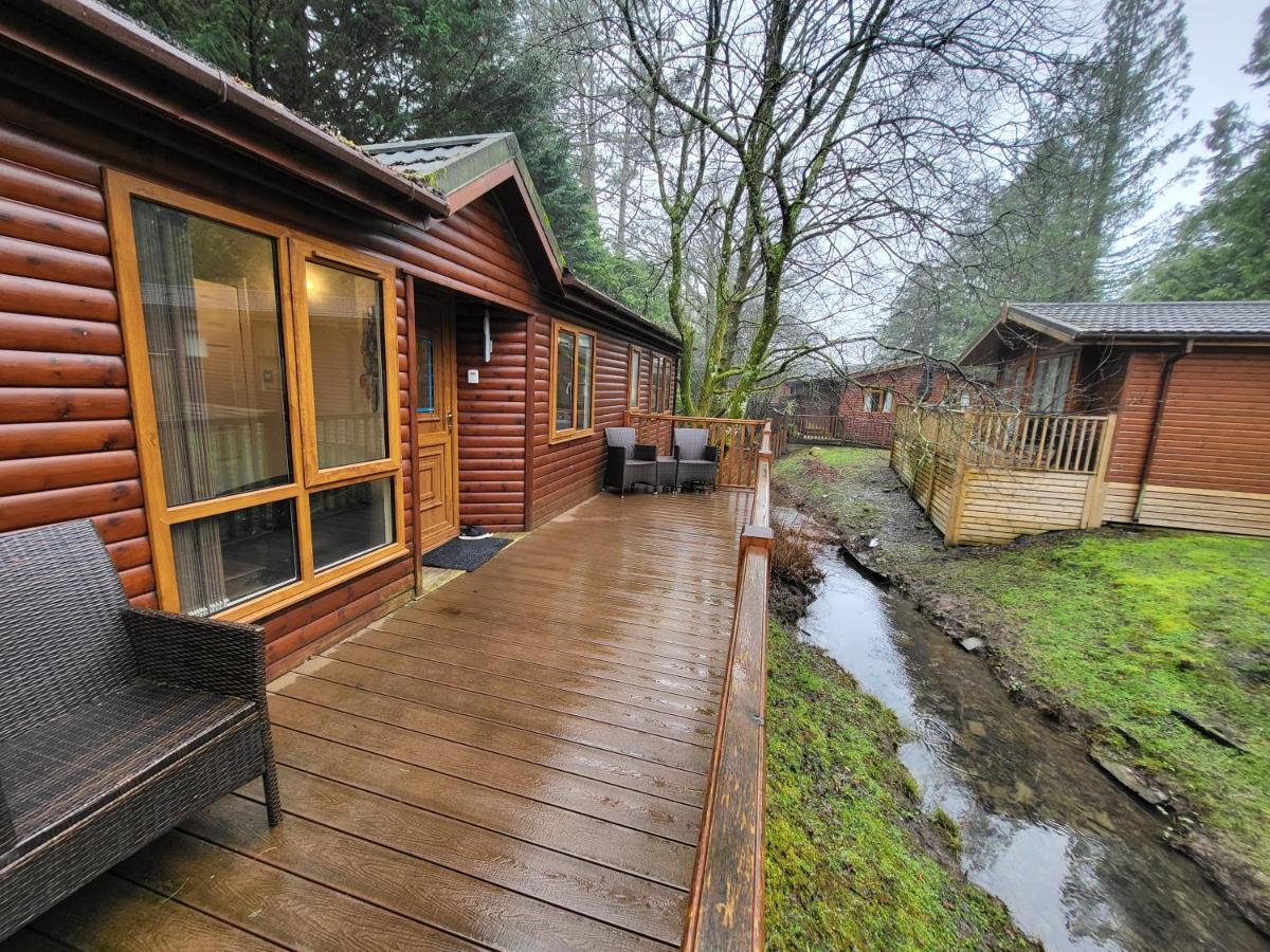 Cheerful 3 Bedroom Lodge At White Cross Bay Уиндермир Экстерьер фото