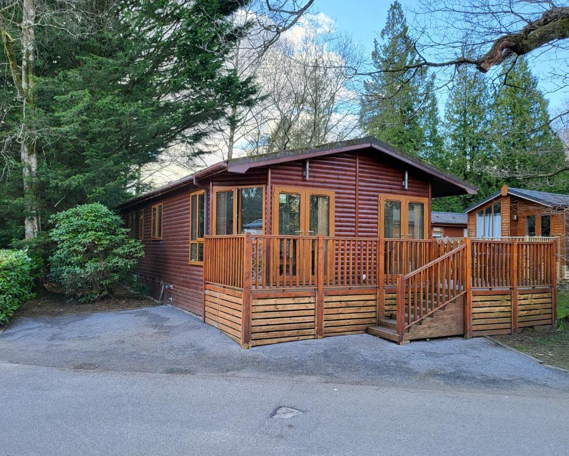 Cheerful 3 Bedroom Lodge At White Cross Bay Уиндермир Экстерьер фото